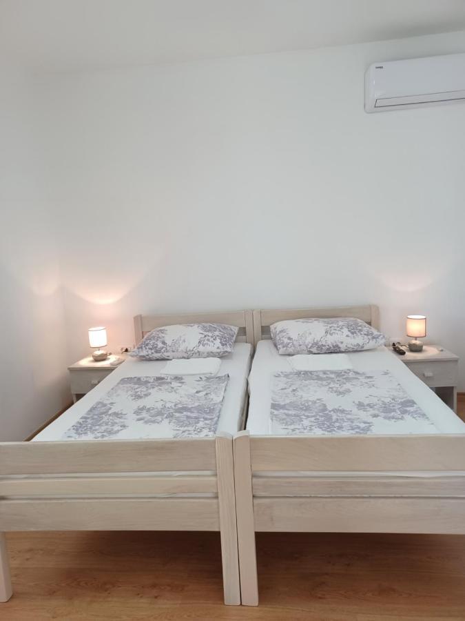 Apartment Mira Трогір Екстер'єр фото